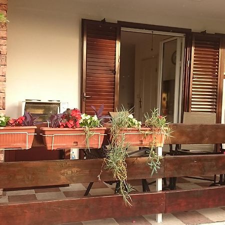 Bg Apartman Sutomore Exterior photo