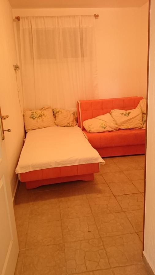 Bg Apartman Sutomore Exterior photo