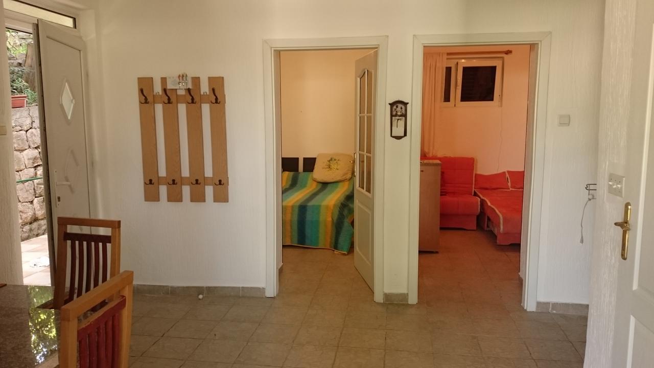 Bg Apartman Sutomore Exterior photo