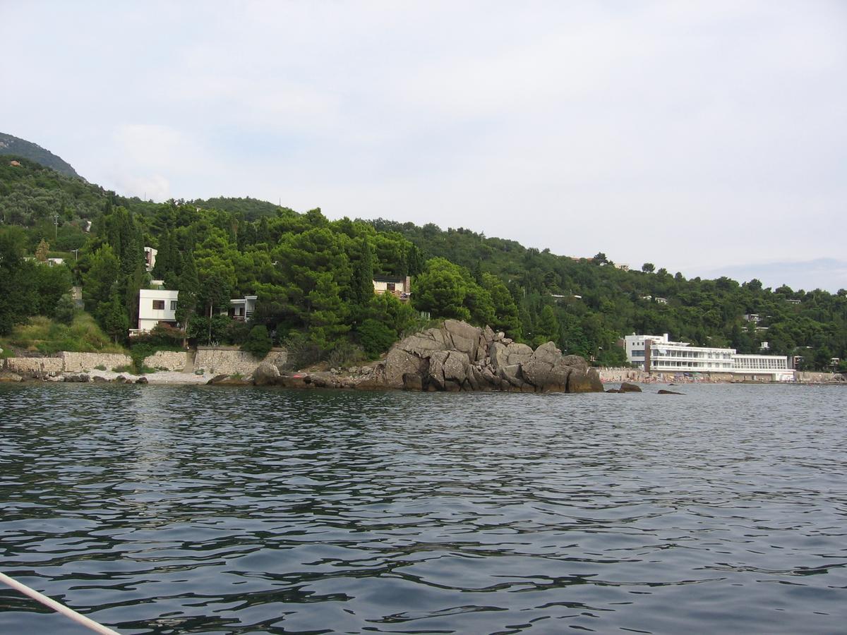 Bg Apartman Sutomore Exterior photo